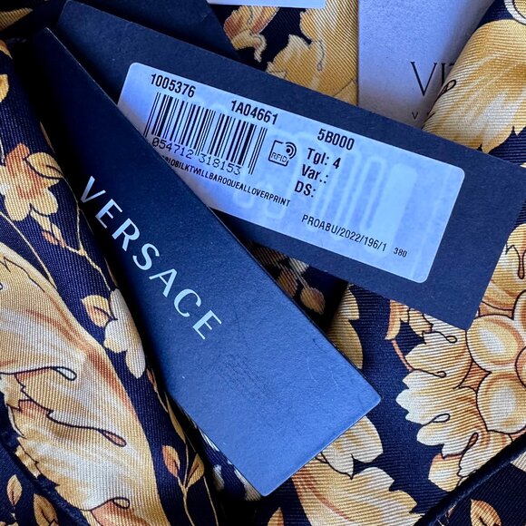Brand New w/Tags $1,825 VERSACE Barocco-Print SILK PAJAMA TOP Size 4 IT / M - Picture 7 of 15